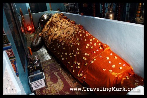Picture of Reclining Buddha at Wat Preah Ang Chong-han Hoy Temple Picture of Reclining Buddha at Wat Preah Ang Chong-han Hoy Temple