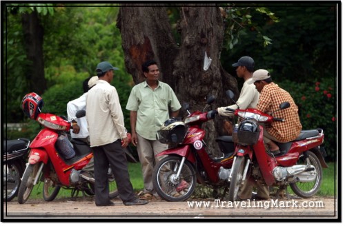 Photo: Groups of Lazy, Bored Out Of Their Minds Canbodians Can Be Found on Every Corner