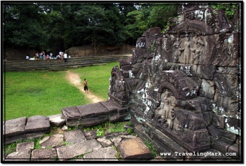 Photo: Cambodian Family Picnicking at the Neak Pean Temple Sent a Boy to Bother Me Out of Money Photo: Cambodian Family Picnicking at the Neak Pean Temple Sent a Boy to Bother Me Out of Money