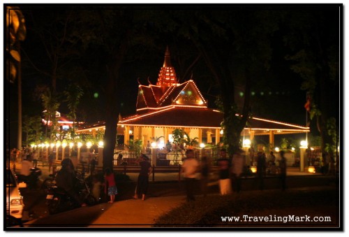 Preah Ang Chek Preah Ang Chorm Shrine - Beautiful Little Shrine