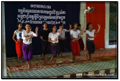 Photo: Synchronized Apsara Dancing by Young Cambodian Amateurs