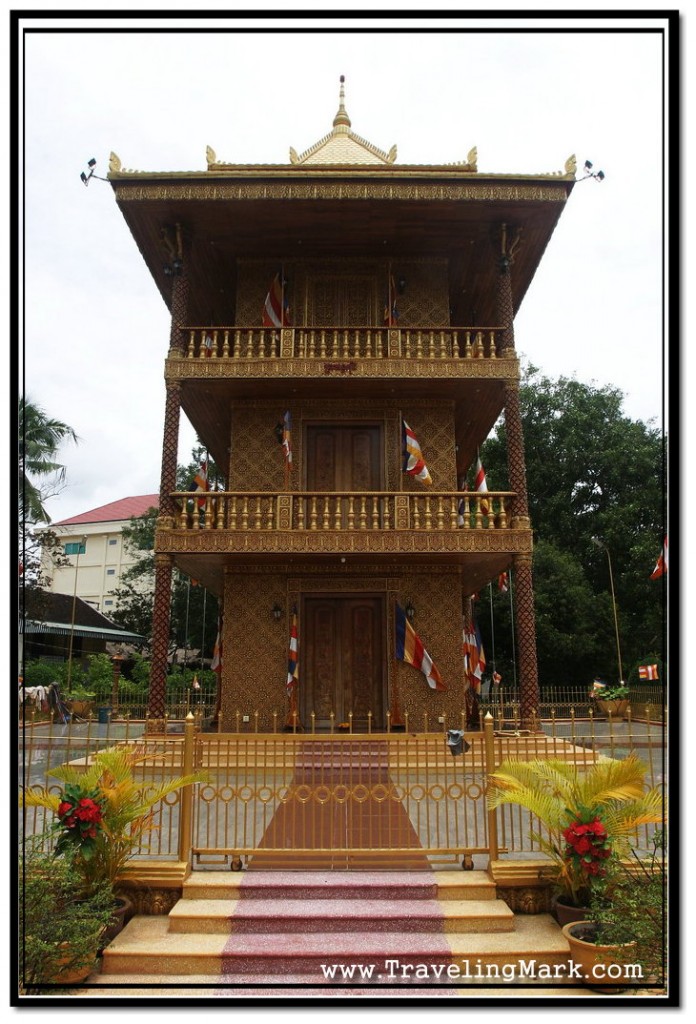 Photo: Central Gold Pagoda of Wat Damnak