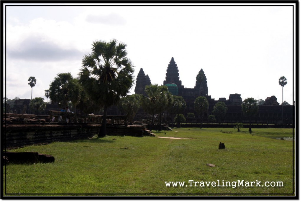 Photo: View of Angkor Wat from a Library Shows Why Photographing Angkor Wat in the Morning is a Bad Idea