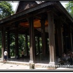 Photo: Child Touts Preying on Foreigners Outside of Preah Ntep Pagoda