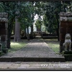 Photo: Vihear Prampil Loveng Stone Lion Guardians