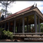 Photo: Modern Wat Tang Tok Monastery