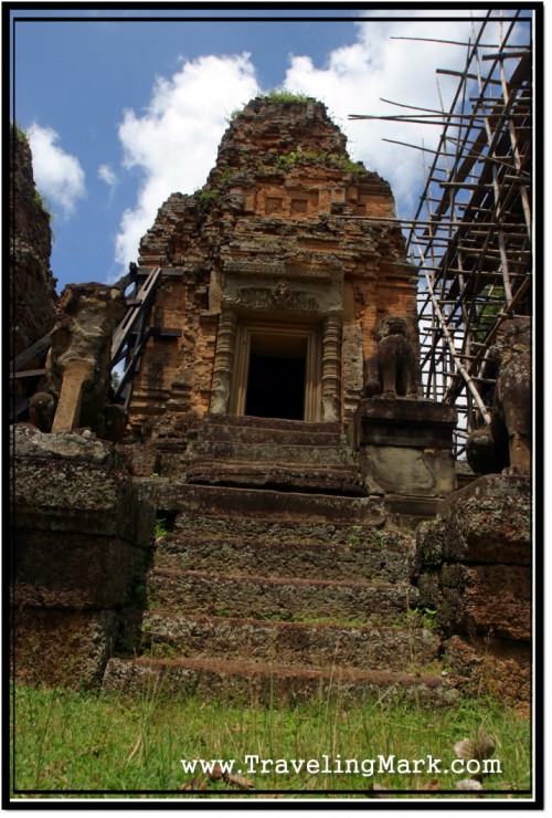Photo: Prasat Bat Chum Stairway to the Central Tower