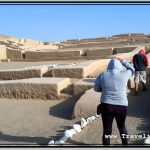 Photo: Tour Goers Holding On to Their Hats While Visiting the Pyramids of Cahiachi