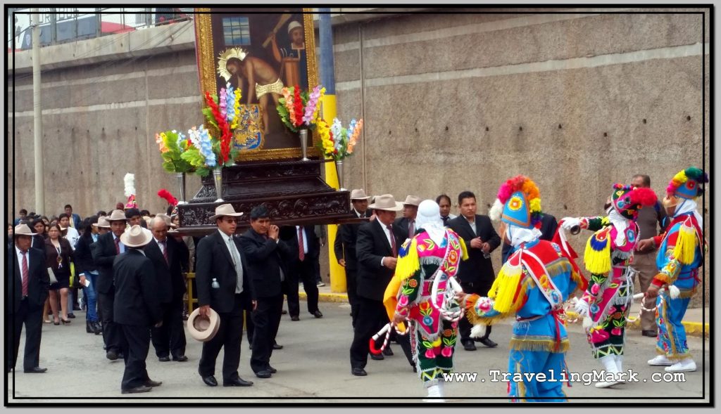 Photo: The Lord of Huanca Procession Carrying the Image of Christ