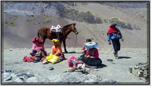 Photo: Until Visitors to Rainbow Mountain Were Able to Hire Horses Lead by Locals in Traditional Costumes